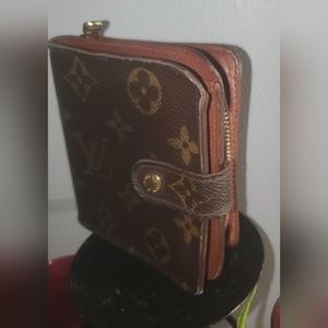 Authentic Louis Vuitton Vintage short compact zip snap wallet SD0021